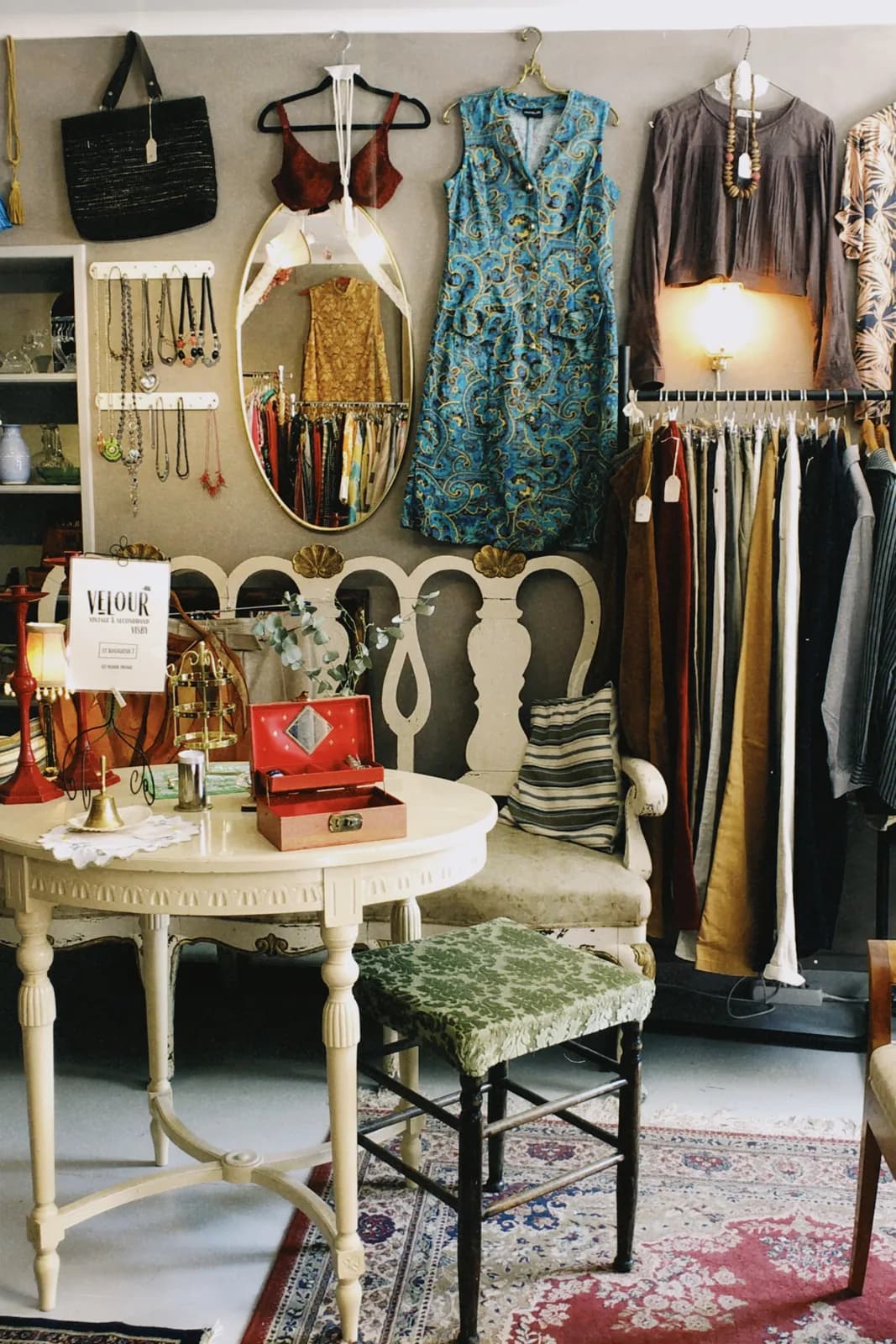Bild på Velour vintage & secondhand
